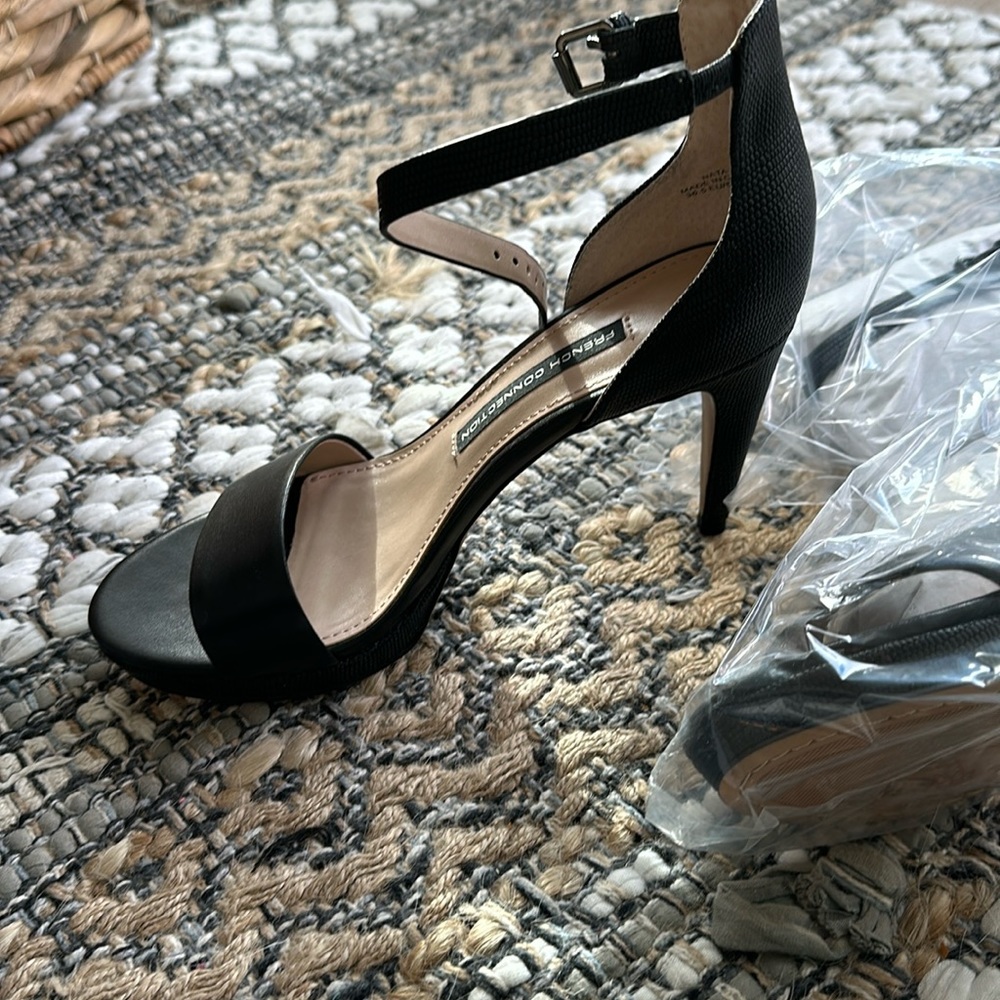 New in Box - French connection stack heeled sandals black leather size 6.5